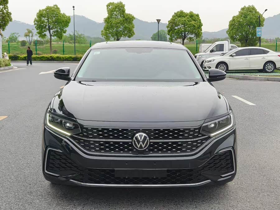 Volkswagen Passat 2024