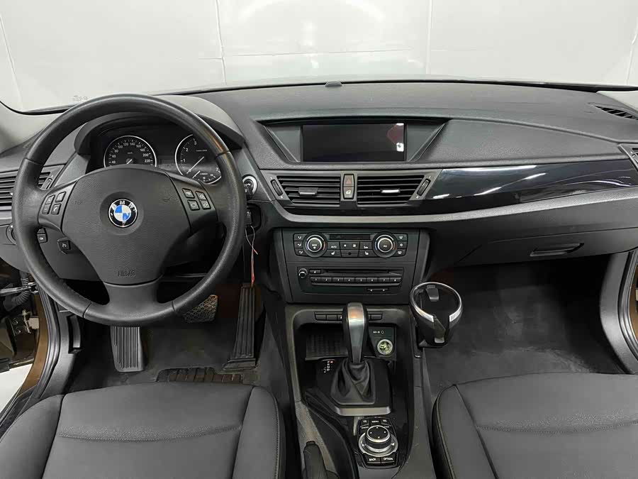 BMW X1 2012 — фото 19