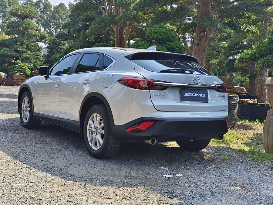 Mazda CX-4 2018 — фото 10
