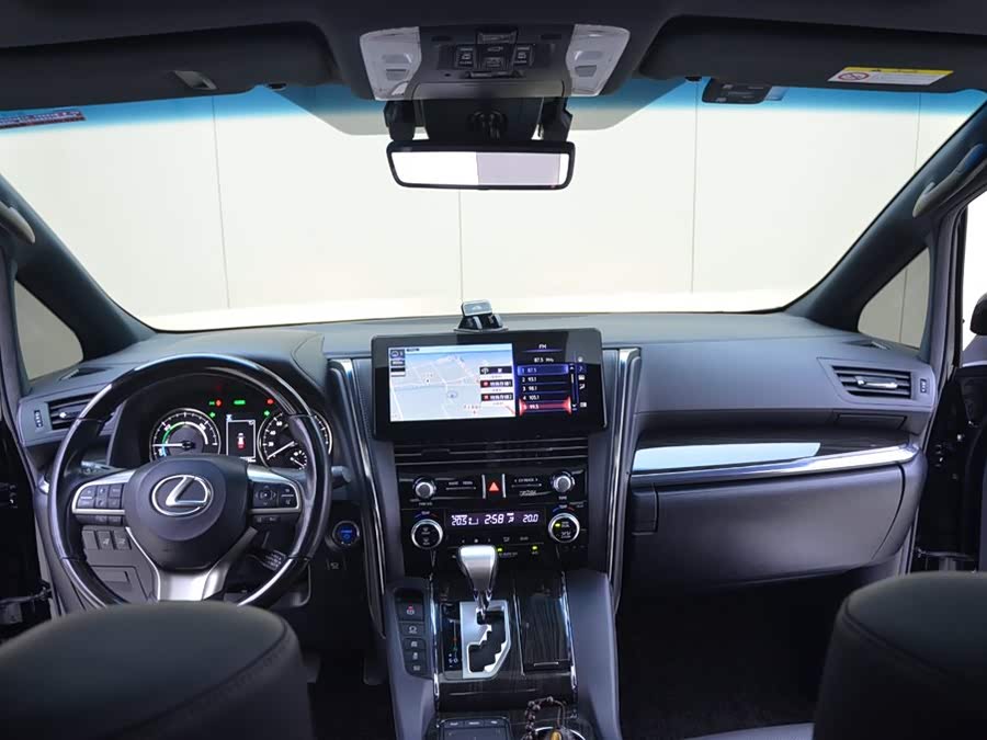 Lexus LM 2020 — фото 16