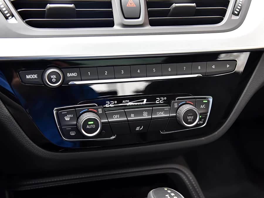BMW 1 Series 2018 — фото 14