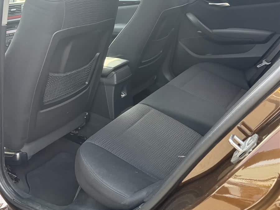 BMW X1 2015 — фото 11