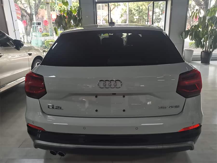 Audi Q2L 2018 — фото 10