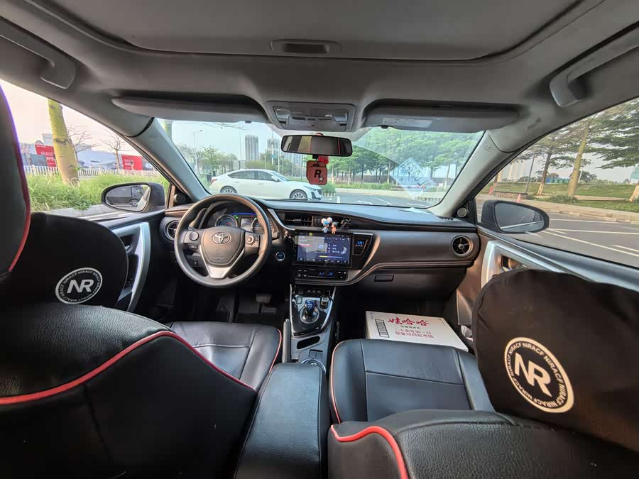 Toyota Corolla 2017 — фото 16