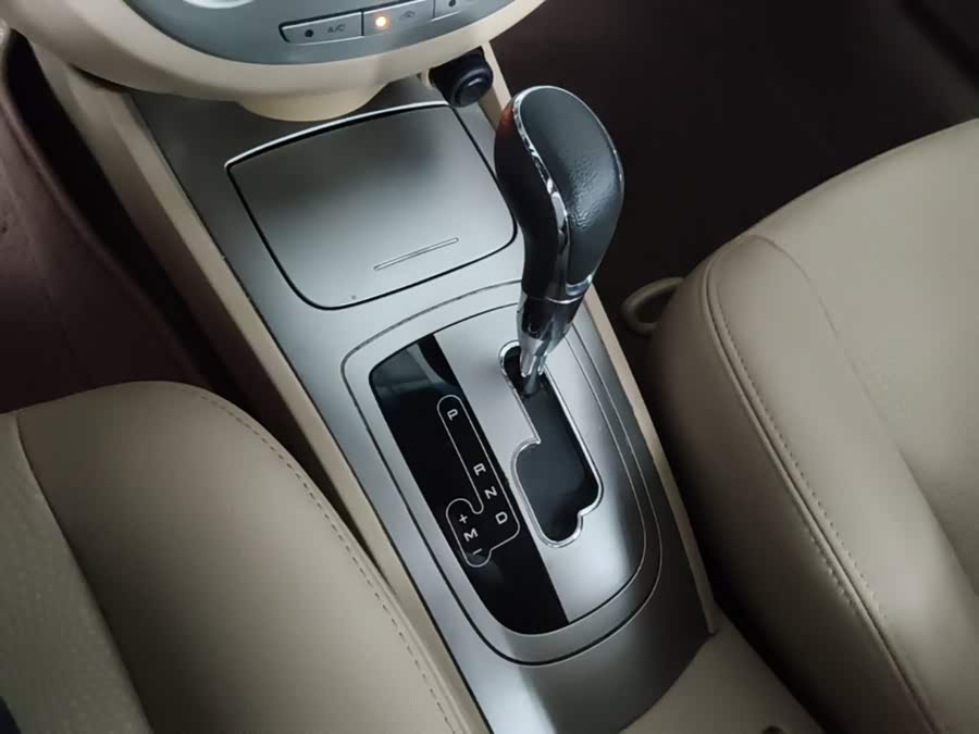 Buick Excelle 2013 — фото 14