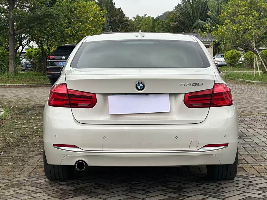 BMW 3 Series 2017 — фото 12