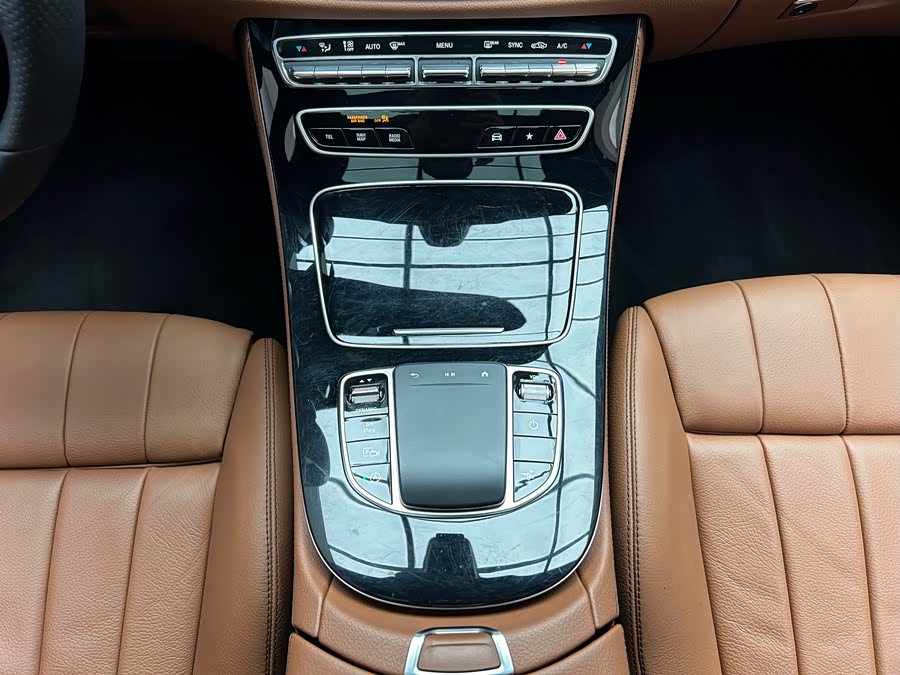 Mercedes-Benz E-Class 2021 — фото 15