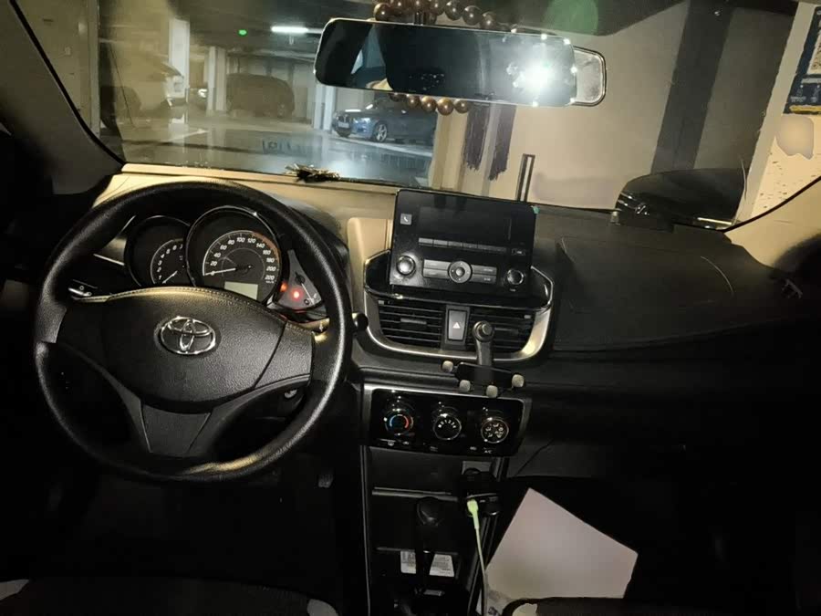 Toyota Yaris L 2020 — фото 13