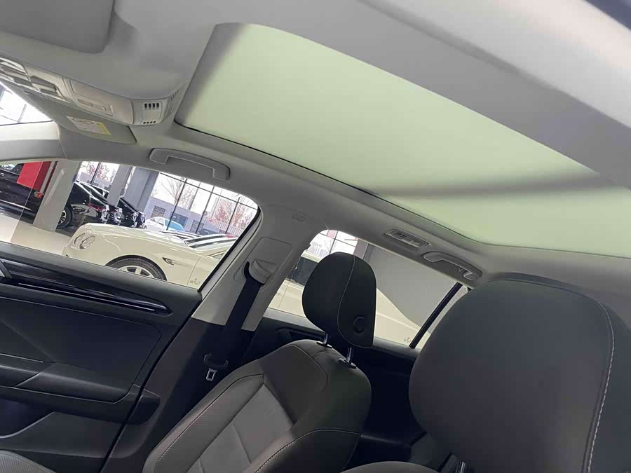 Volkswagen T-Roc 2021 — фото 11
