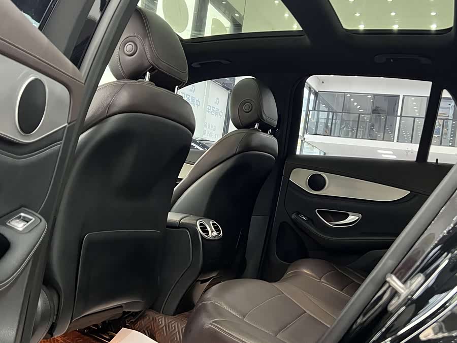 Mercedes-Benz GLC 2018 — фото 17