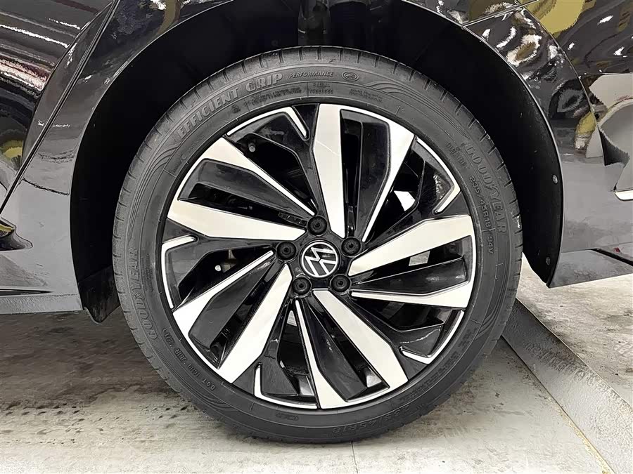 Volkswagen Passat 2023