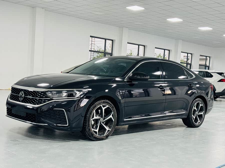 Volkswagen Passat 2024