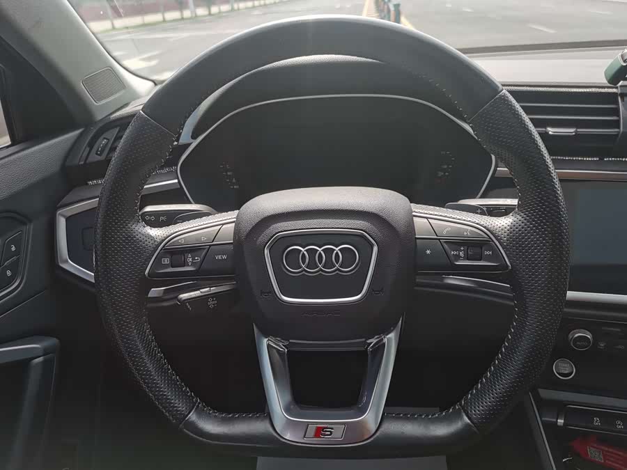 Audi Q3 Sportback 2020 — фото 14