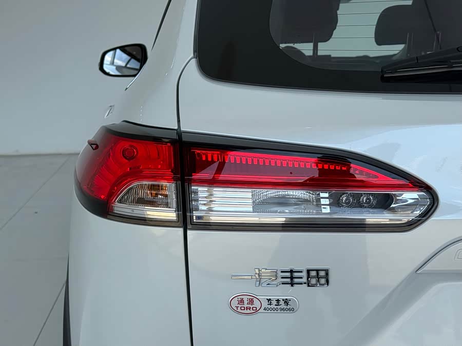 Toyota Corolla Cross 2023 — фото 12