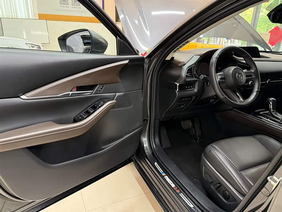 Mazda CX-30 2022 — фото 8