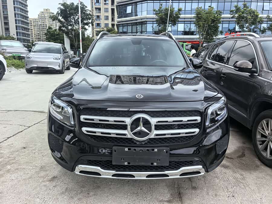 Mercedes-Benz GLB 2023