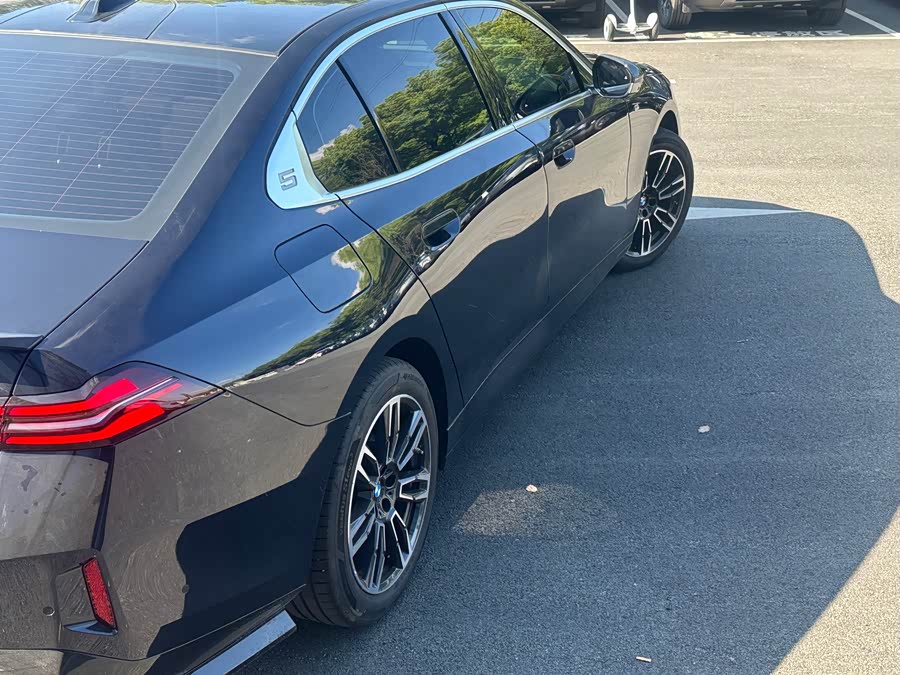 BMW 5 Series 2024