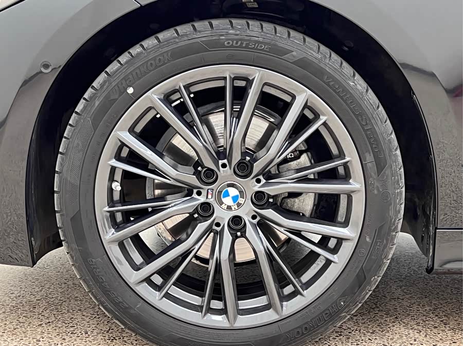 BMW 3 Series 2023 — фото 10