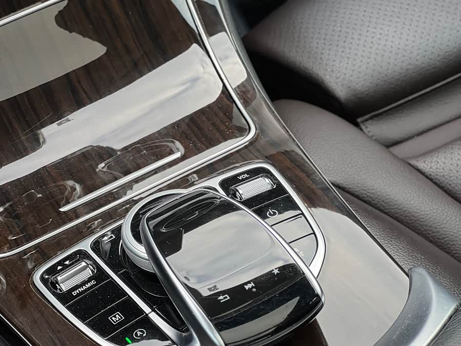Mercedes-Benz GLC 2017 — фото 13