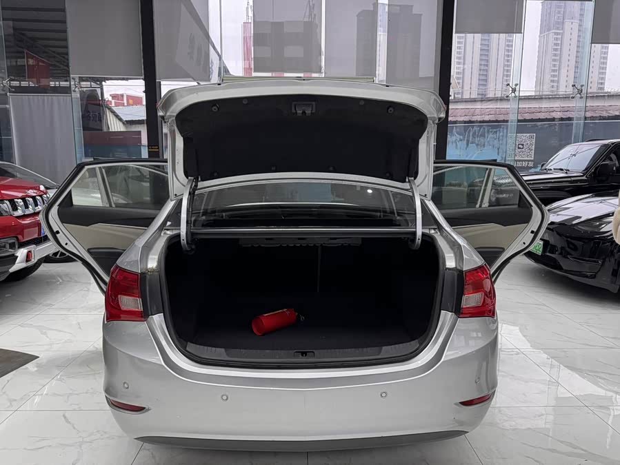 Buick Excelle 2015 — фото 24