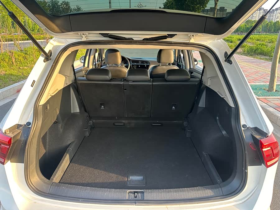 Volkswagen Tiguan L 2018 — фото 16