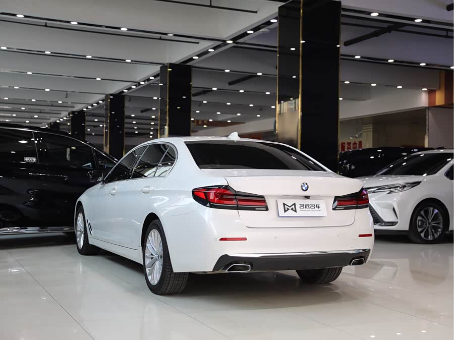 BMW 5 Series 2022 — фото 14