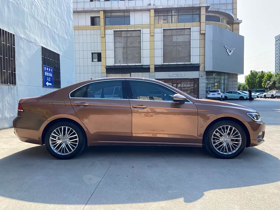 Volkswagen Lamando 2015