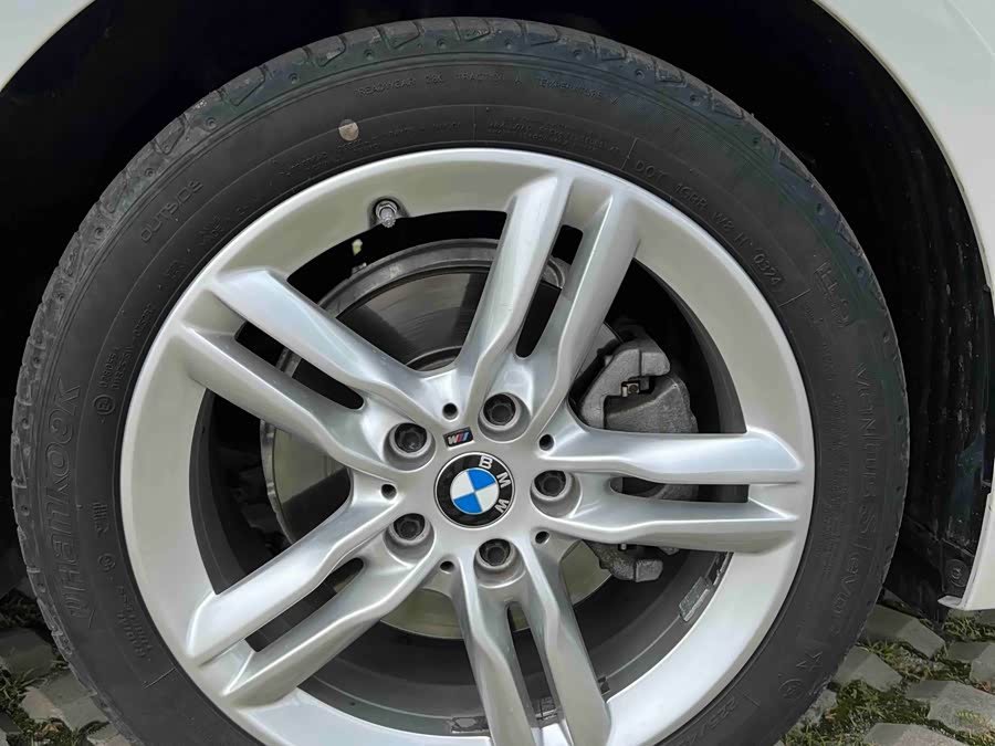 BMW 1 Series 2021 — фото 21