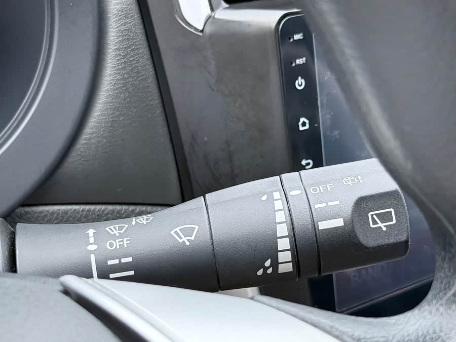 Nissan Tiida 2016 — фото 19