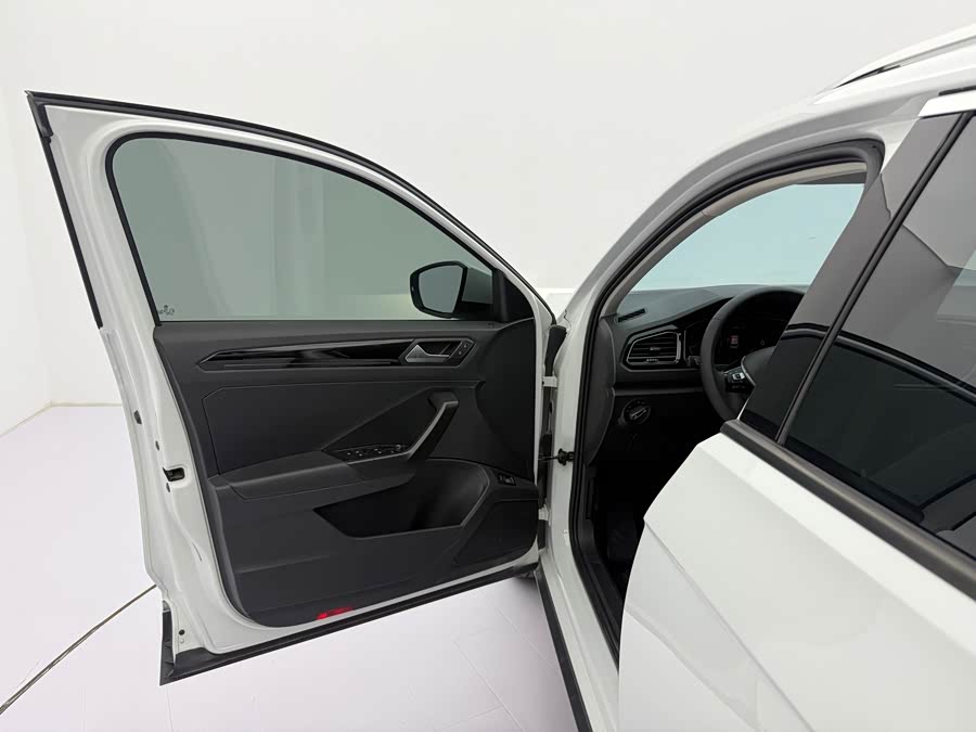 Volkswagen T-Roc 2022 — фото 22