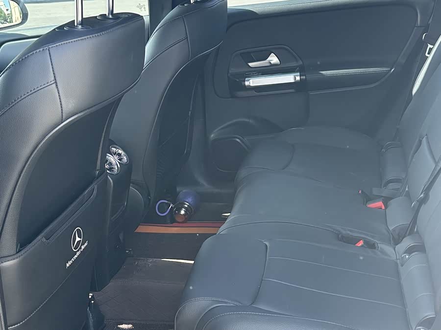 Mercedes-Benz GLB 2023