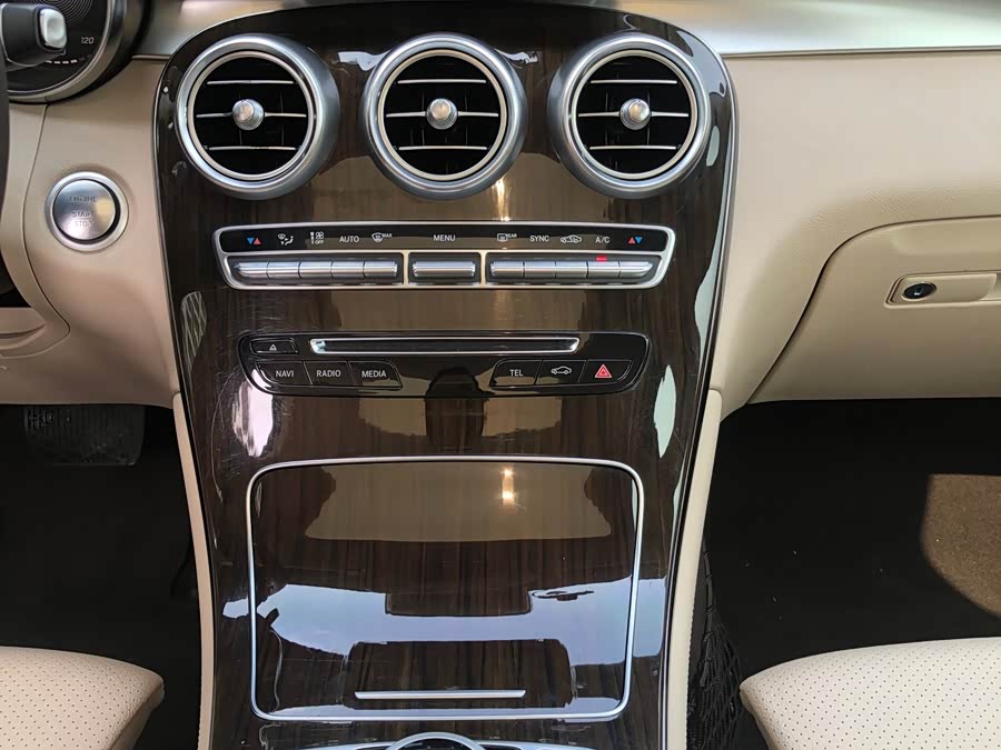 Mercedes-Benz GLC 2016 — фото 19