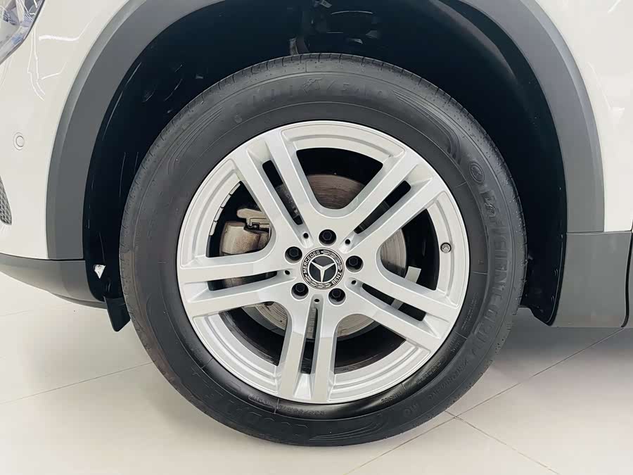 Mercedes-Benz GLB 2023