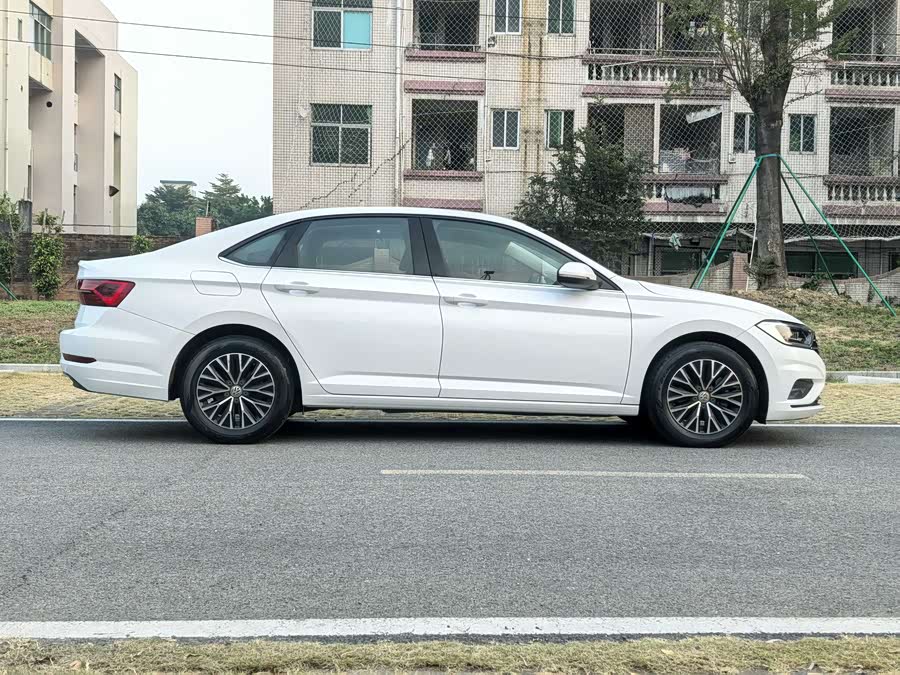 Volkswagen Sagitar 2019
