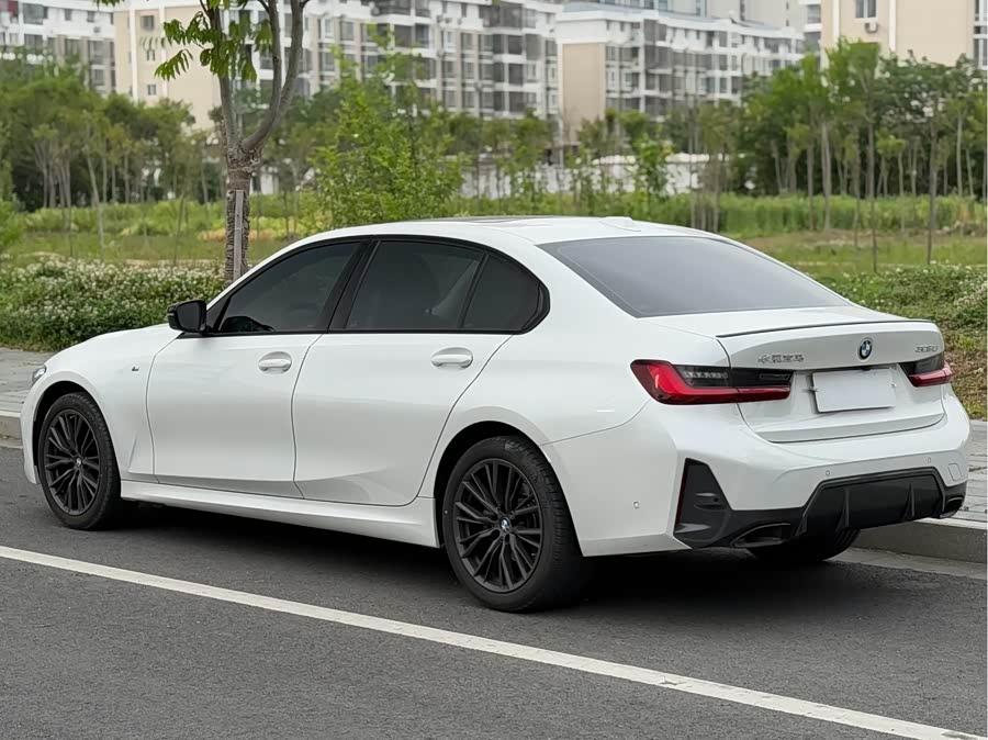 BMW 3 Series 2024 — фото 14