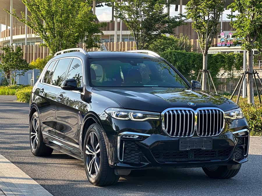 BMW X7 2021