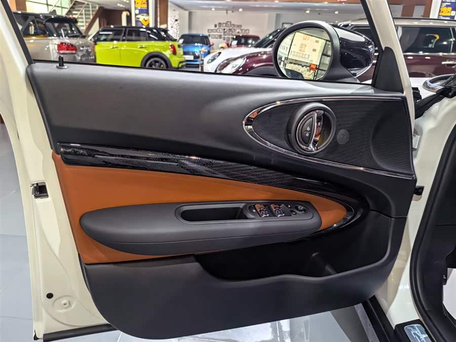 MINI Clubman 2023 — фото 16