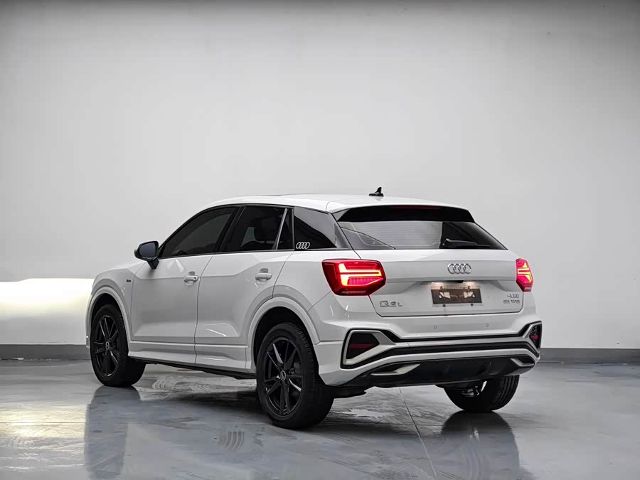 Audi Q2L 2022