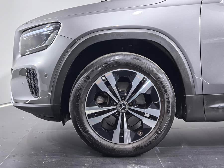 Mercedes-Benz GLB 2024 — фото 15
