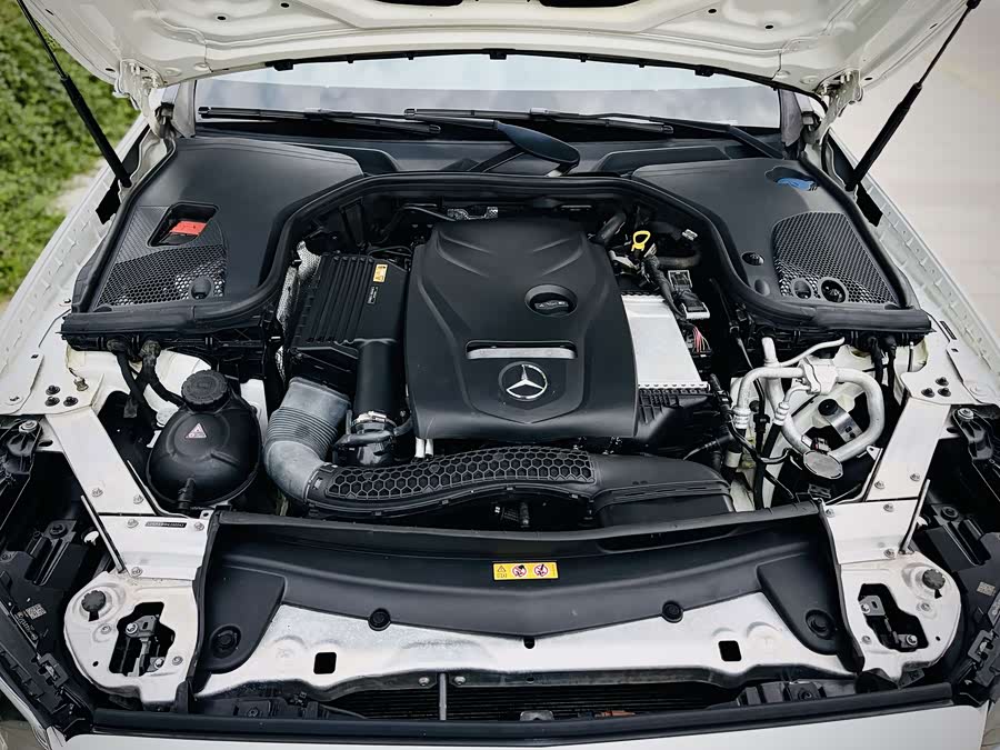 Mercedes-Benz E-Class 2017 — фото 17