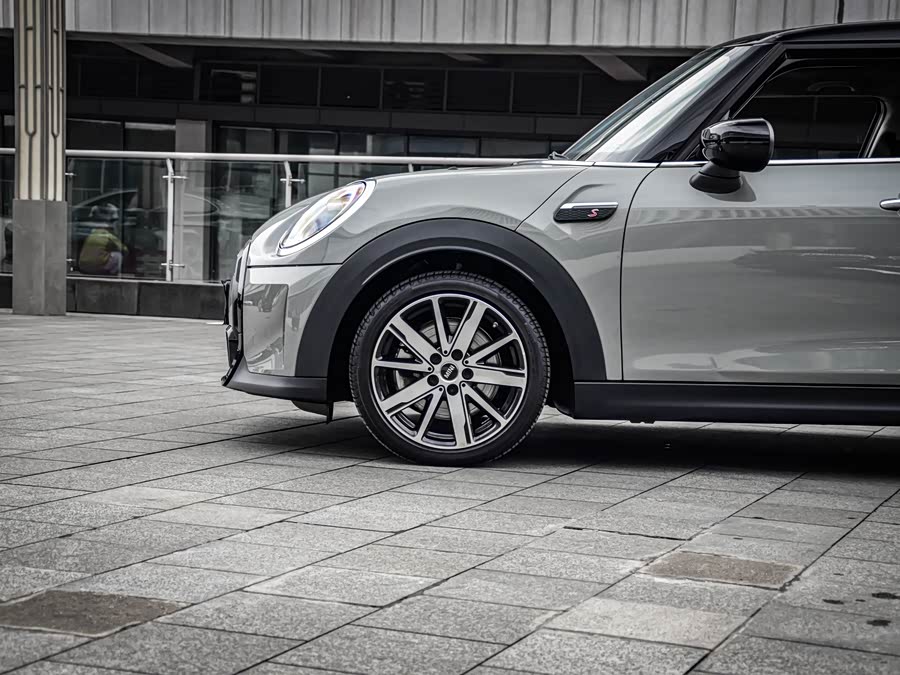 MINI MINI 2022