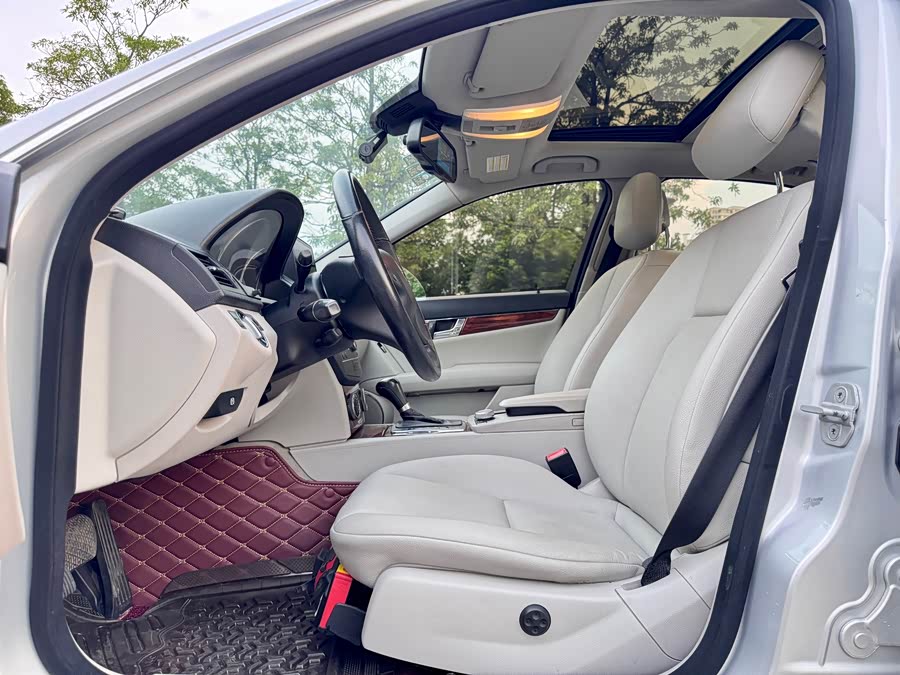 Mercedes-Benz C-Class 2010