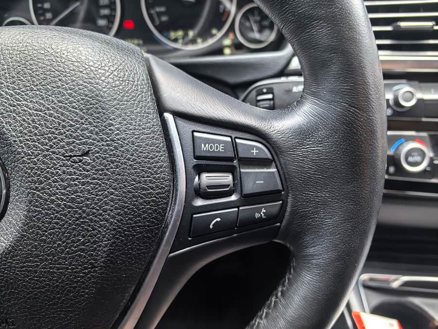 BMW 3 Series 2019 — фото 15