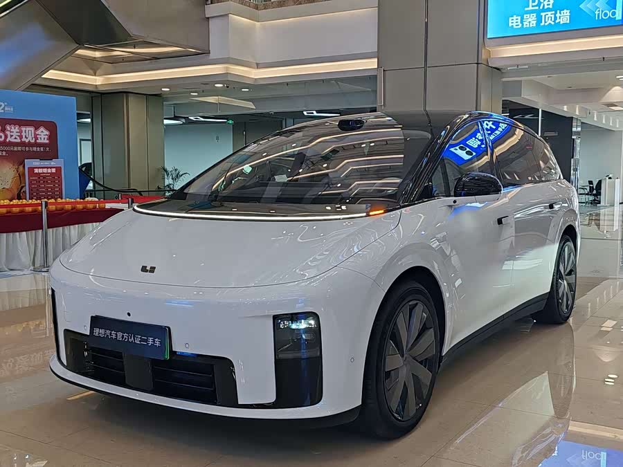 Li Auto i8 2025