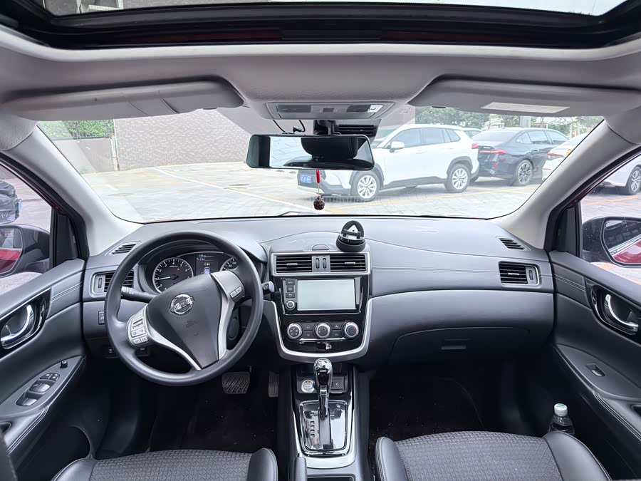 Nissan Tiida 2016