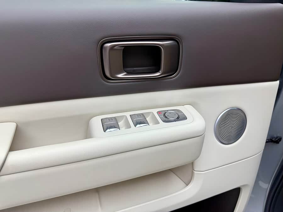 Li Auto MEGA 2024
