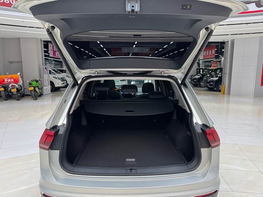 Volkswagen Tiguan L 2019 — фото 8