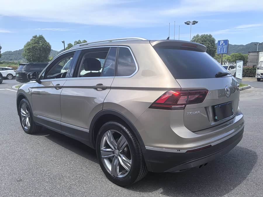 Volkswagen Tiguan 2017 — фото 9