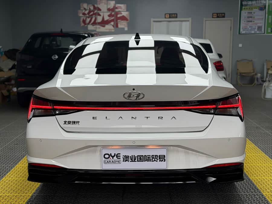 Hyundai Elantra 2022