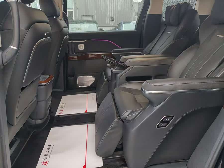 Hongqi HQ9 PHEV 2024
